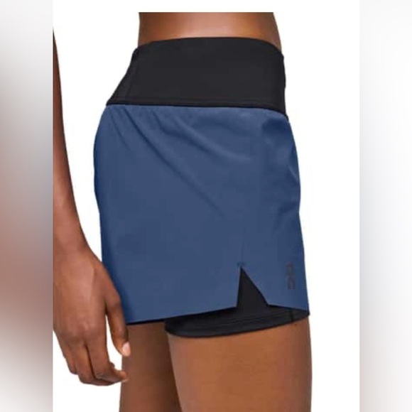 ON women’s Running shorts - Picture 3 of 10
